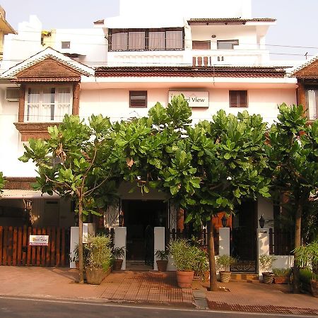 Zuariview Guest House Дона Паула Екстериор снимка