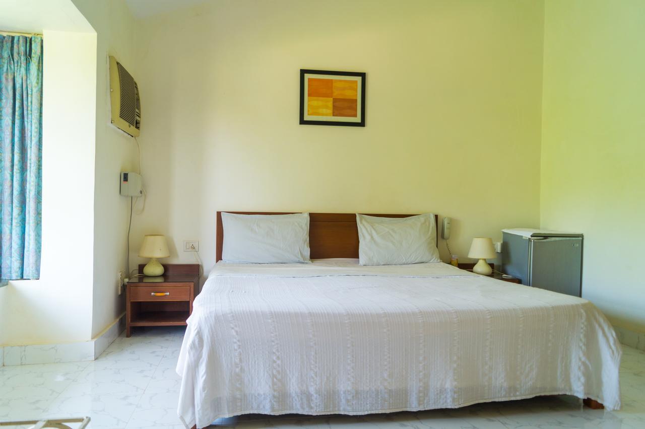 Zuariview Guest House Дона Паула Екстериор снимка